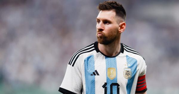 Messi və komanda yoldaşları Bakıya gəlir...