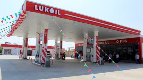 “Lukoil” rəsmən təsdiqlədi: Benzinə su qarışıb......