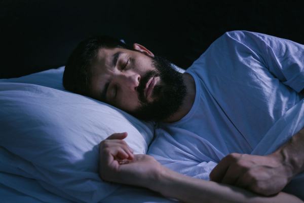 Yuxuda bir şey oğurlamaq