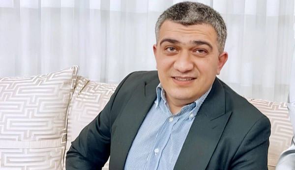 Gecə saat 3-də kabinetlərd...