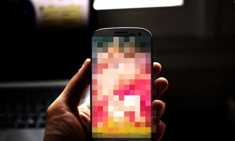 Porno videoların çox izlənilməsi bu problemləri YARADIR: "Kişilərin cinsi həyatında..." 1 Porno video baxmaq