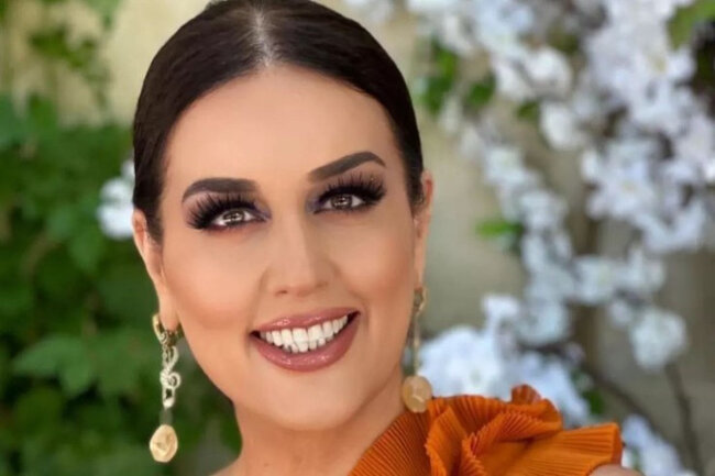 Elza kürəkəni ilə elə FOTOLARINI paylaşdı ki... 3 309d21e984b983031bb7abf041c39142 Elza kürəkəni ilə elə FOTOLARINI paylaşdı ki...