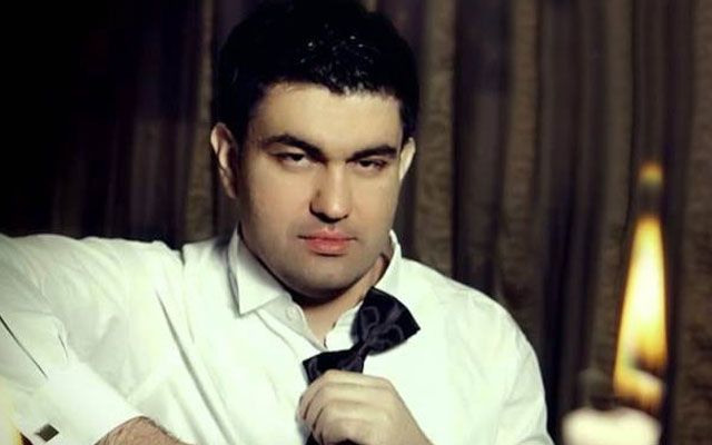 ulvi99 Soyunan Xalq artistləri üçün striptiz klubları açsınlar - Ülvi Qılıncdan ŞOK AÇIQLAMA