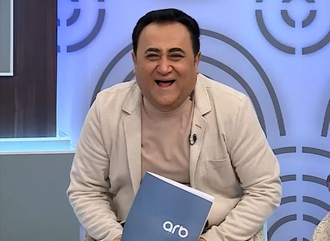 elgiz776 Elgiz Xalq artistini biabır etdi: Saçına 15 gündür su dəymir, tər qoxusundan... - VİDEO