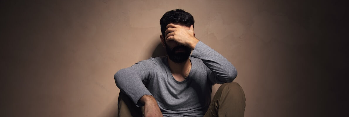 Etibarsız insanlara aid statuslar və sözlər