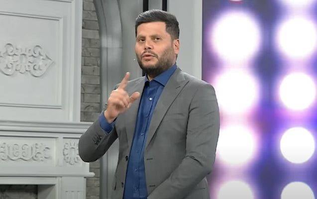 12jpg 1730365105 Zaur Mənzurənin sevgilisindən gələn mesajı oxudu: Axşam yatanda xoruldayırsınız?