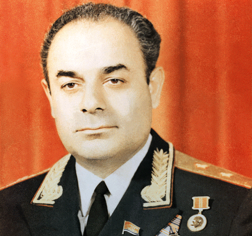 51776 İş otağında güllələnən azərbaycanlı nazir - O, anasının qatilini niyə bağışlamışdı?