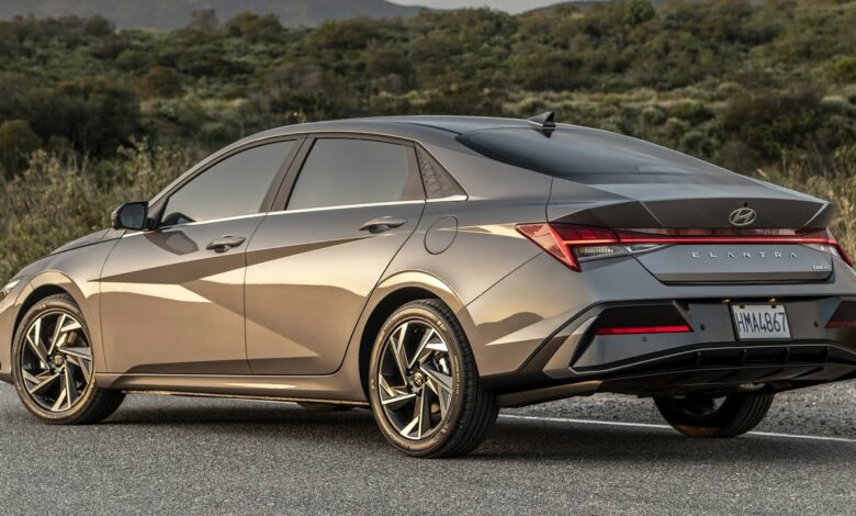 Hyundai Elantra - Müsbət və Mənfi Cəhətləri