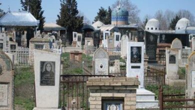 1413069 p7w1ccpofl Azərbaycanda məzarlıqda ŞOK GÖRÜNTÜLƏR - Azyaşlı uşaq...