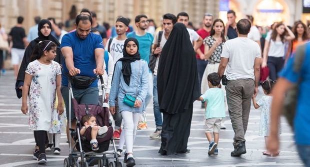turist Azərbaycanda istirahətdə olan ərəblər villanın altını üstünə çevirdi - BİABIRÇI GÖRÜNTÜLƏR