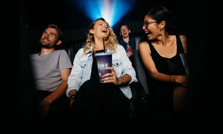 Yuxuda kino görmək nə deməkdir? 1 people in theatre 1